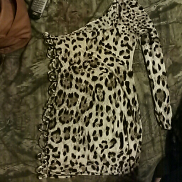 Dress - Picture 1 of 3